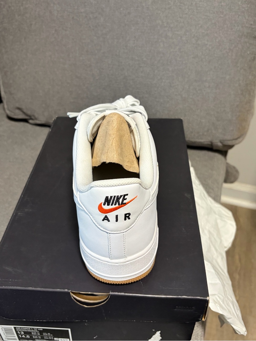 Nike Air Force 1 '07 LV8 - White / Gum Yellow - Picture 3 of 8
